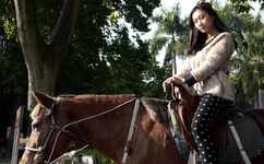 黑涩会美眉图片